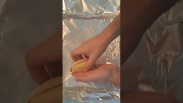 Просто вкусно. Запечённая картошка с колбасой. смотреть онлайн