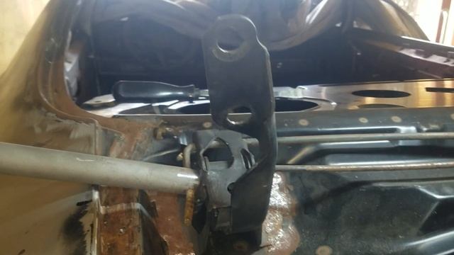 1970-81 Camaro Trunk Torsion Bar Install/Removal смотреть онлайн