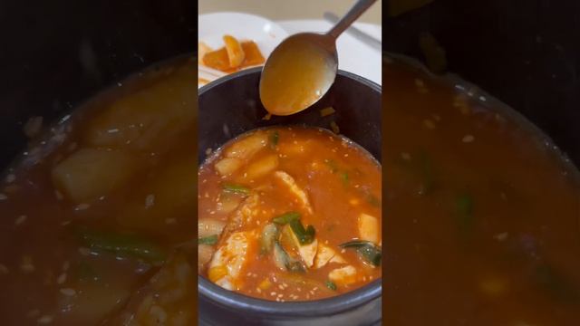 TTEOK-BOKKI AND FISH CAKE | KOREAN CUISINE #yt #ytshorts #food #koreanfood #happy смотреть онлайн