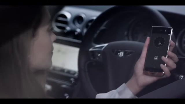 あの最高級携帯ブランドのヴァーチュがベントレーとコラボ смотреть онлайн