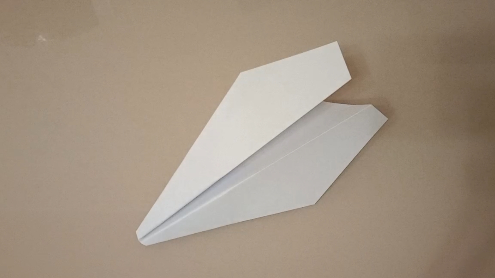 Самолетик из бумаги