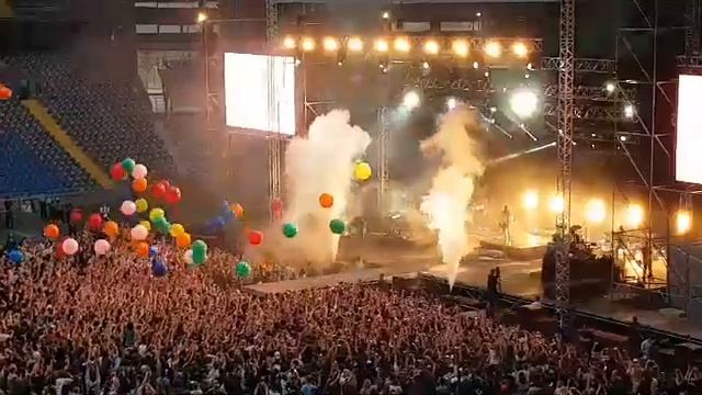 Как начался концерт группы «30 Seconds to Mars» в Астане? смотреть онлайн