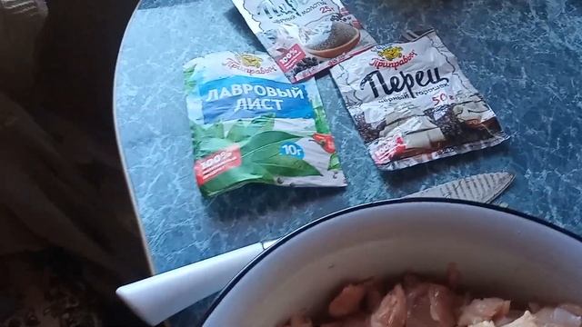 ТУШЕНКУ готовлю в КАСТРЮЛЕ из филе ОБЫКНОВЕННОЙ породы ИНДЮКОВ. смотреть онлайн