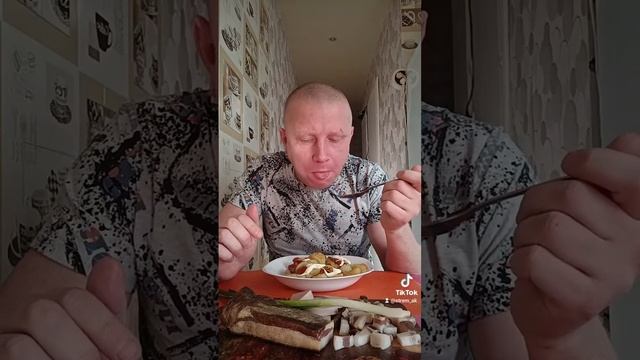 Жареная картошка с салом смотреть онлайн