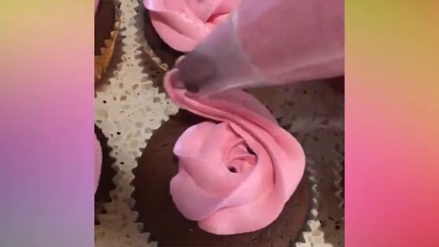 Просто рай для сладкоежек,торты,разные вкусняшки смотреть онлайн
