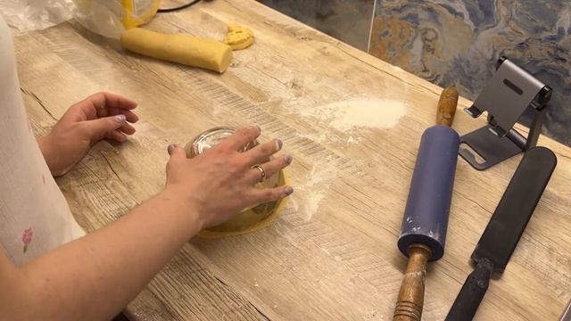 Жена испекла торт в честь 1000 подписчиков на канале! смотреть онлайн