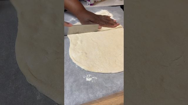 EASY Garlic Knots & Baked Pasta from LEFTOVERS! смотреть онлайн