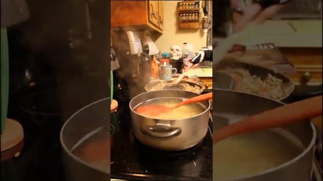 Pumpkin Meal: Ziti Pasta and Chai Tea #SHORTS смотреть онлайн