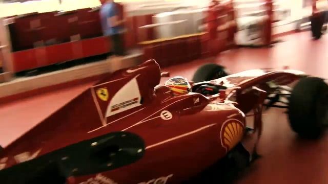 Road fuel vs race fuel in an F1 Ferrari car with Alonso смотреть онлайн