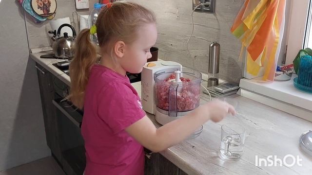 Соня готовит мясной хлеб. смотреть онлайн