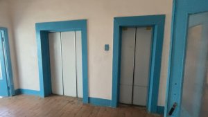 Лифт КМЗ 1995 г. в. по адресу: Улица Колосовая, 6.