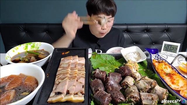 광고비 5백만원 받고.. 연어장 새우장 순대4종 편육까지 먹었습니다!! смотреть онлайн