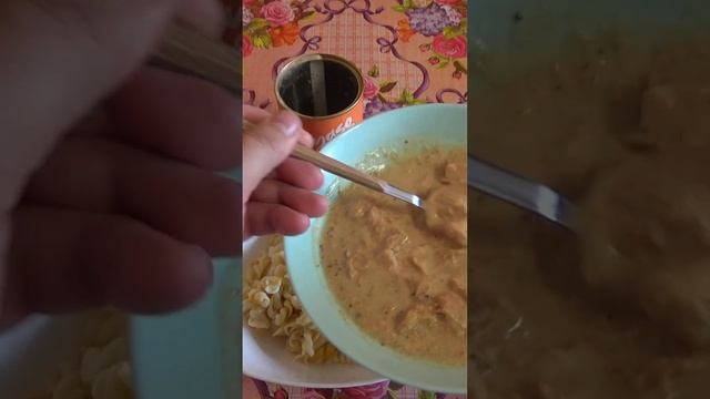 ВКУСНЫЙ ОБЕД,фрикасе из курицы в сливочном соусе с макаронами,#shorts смотреть онлайн
