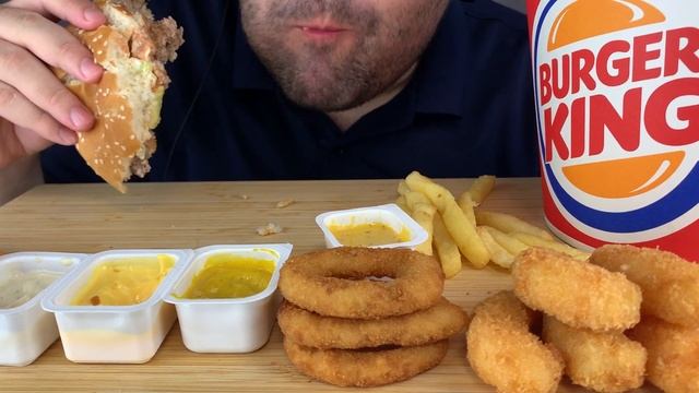 ASMR BURGER KING WHOPPER, CHEESEBURGER, FRIED SHRIMP, ONION RINGS & FRIES MUKBANG (EATING SOUNDS) 먹 смотреть онлайн