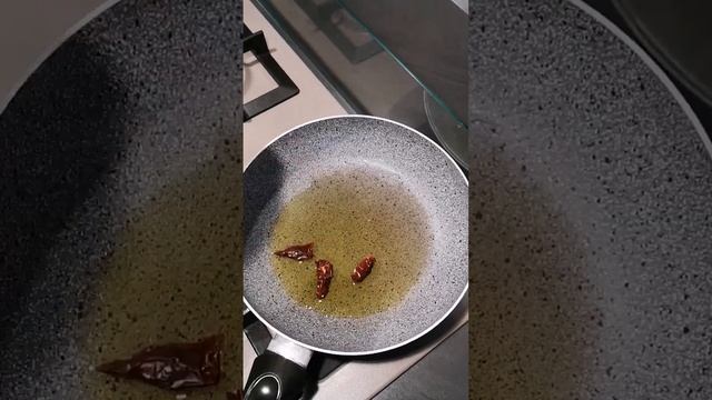 CAVATELLI PUGLIESI AL CAVOLO ROMANO RICETTA смотреть онлайн