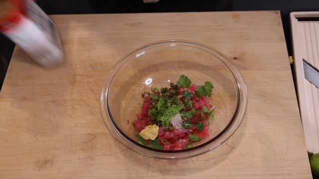 How To Make A Simple Tuna Tartare смотреть онлайн