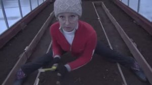 6 соток 1 апреля или. Одна на даче 5 Восстановила гряды в теплице.