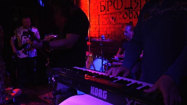 19. Тонем в сентябре – Женщина с Бородой в Бродячей Собаке 15 сентября 2024