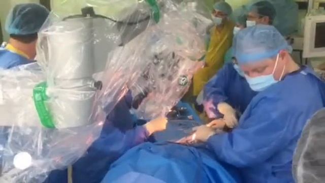 Уникална операция върна слуха на 42-годишен мъж и дете, родено глухо смотреть онлайн