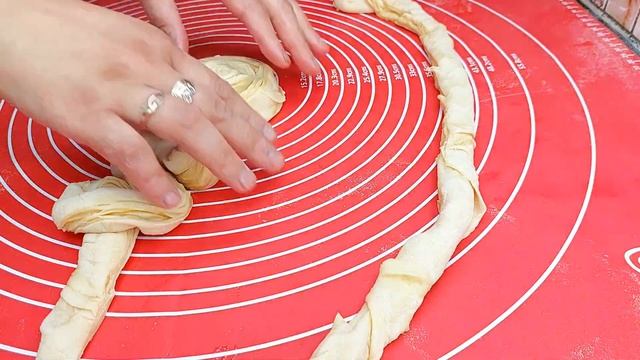 МУКА+КИПЯТОК! Я НЕ УСТАЮ ИХ ГОТОВИТЬ. ТАКОЕ ПРИГОТОВЛЕНИЕ ЛЕПЕШКА ВЫ ТОЧНО НЕ ВИДЕЛИ. смотреть онлайн