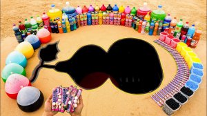 Извержение "зубной пасты для слона" из отверстия в бутылке с горохом, шары из Fanta, Mtn Dew, Cola