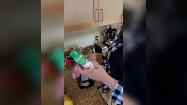 how to make smoothie tam's style 😋 смотреть онлайн