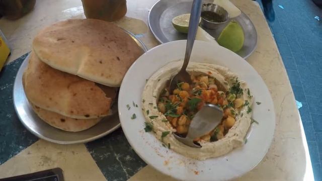 AMAZING HUMMUS IN TEL AVIV - Mantry Vlog #99 смотреть онлайн