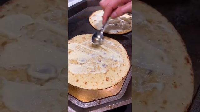 A5 Wagyu Quesadilla 🤤🙌🏽 #quesadilla #tacos #wagyu #steak #cooking #recipe #ramsayreacts #tiktokfo смотреть онлайн