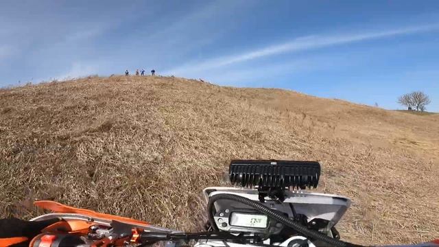 КлинцыЭндуро в гостях в Трубчевске.Первый мой опыт больших горок👍🏻🦾 смотреть онлайн