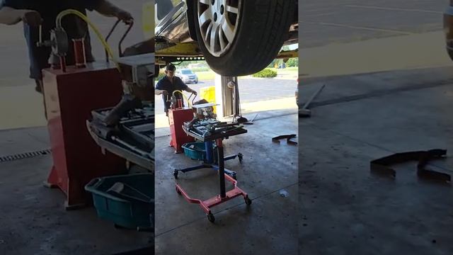 Removing the Plastic Fuel Tank with bad fuel & venting lines from a Chevrolet Cobalt смотреть онлайн