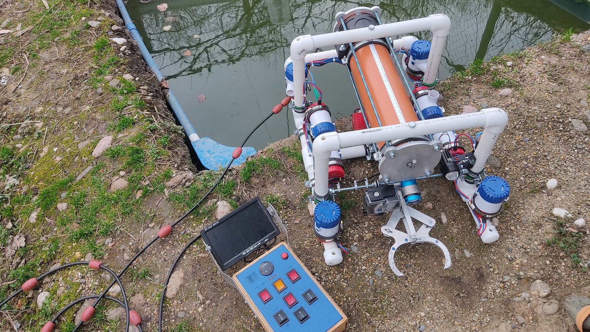 Подводный дрон из доступных материалов, первое погружение. смотреть онлайн