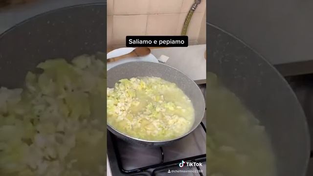 Risotto con patate ,verza e zafferano..👨🏻🍳 смотреть онлайн