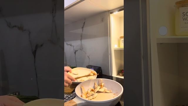 Паста с курицей в сливочном соусе смотреть онлайн