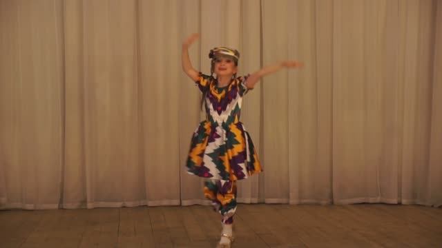 Узбекский танец // Uzbek dance // смотреть онлайн