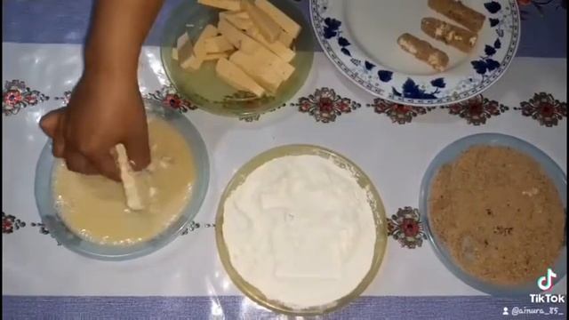 Сырный палочка 🧀🧀🧀 смотреть онлайн