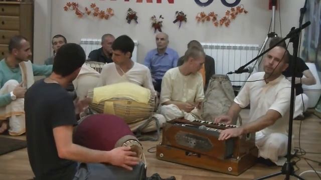 Киртан Нимай Сундары пр. (1часть) на фестивале Святого Имени в Нижнем Новгороде 15/10/2016