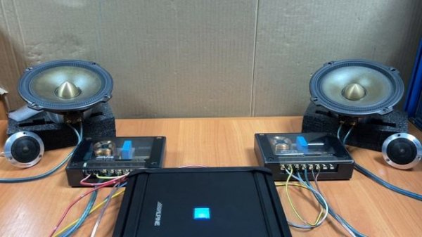 Alpine DLX-F17W (2025)