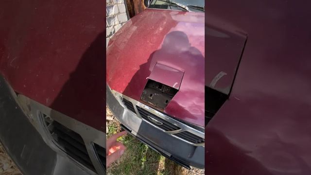 Автолайфхак как быстро открыть капот на любом автомобиле если он заклинил