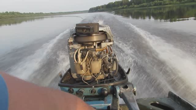 Вихрь 25-ый на лодке Казанка.Небольшой тест. смотреть онлайн