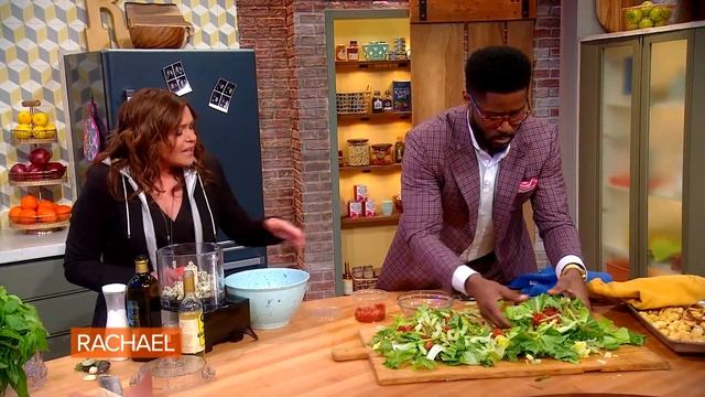 How To Make Steak Salad with Blue-Basil Vinaigrette By Rachael смотреть онлайн