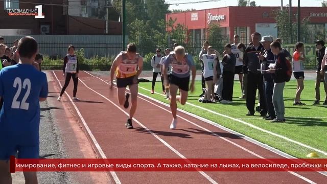 Количество жителей Свердловской области, занимающихся физкультурой и спортом, достигло 2,4 миллиона смотреть онлайн
