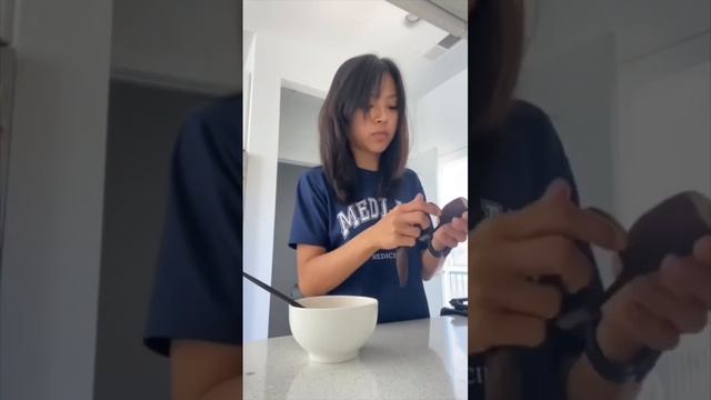 easy vegan banana oat pancakes | make breakfast with me смотреть онлайн