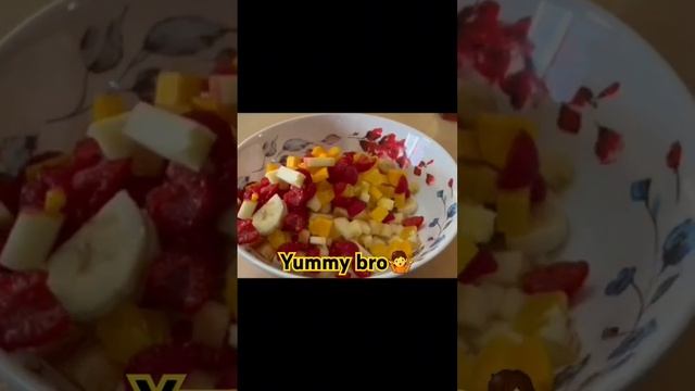 fruit salad with honey#yummybro#shorts смотреть онлайн