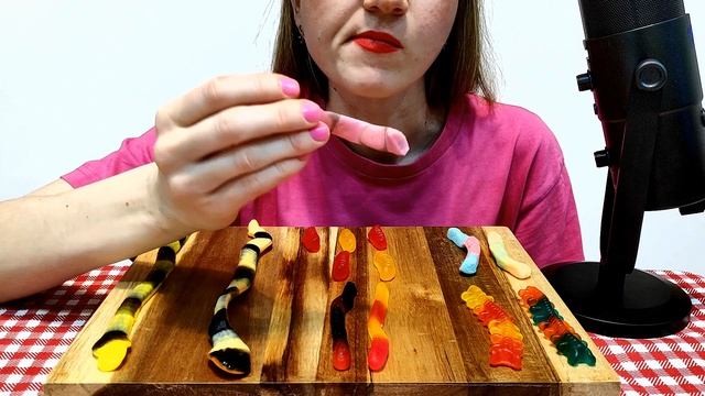 ASMR GUMMY WORM CANDY (Relaxing Eating Sounds) Mukbang *NO TALKING* КОНФЕТЫ КЛЕЙКИЙ ЧЕРВЬ 식품 смотреть онлайн