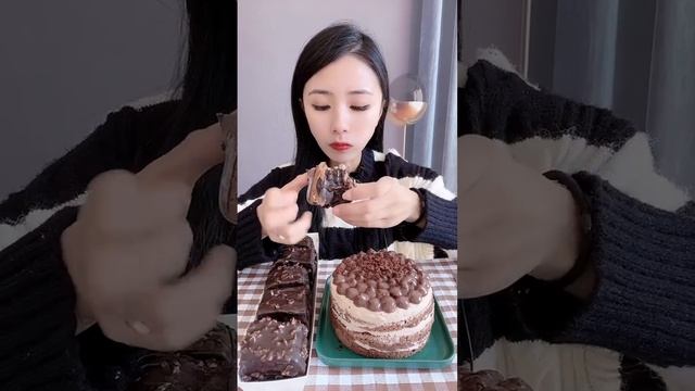 ASMR Chinese Mukbang Ice-Cream Big Size Dessert Chocolate Cake, Fully Cream Cheese Eating Show