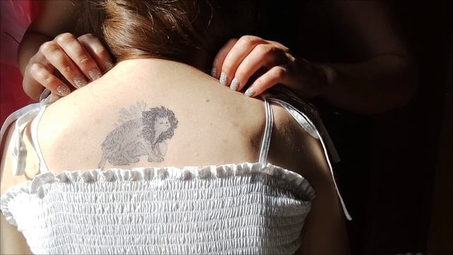 АСМР Легкий и приятный массаж шеи смотреть онлайн