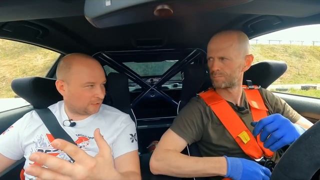 Как стать настоящим, а не светофорным гонщиком. Практика быстрого и безопасного вождения. смотреть онлайн