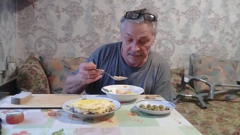 05.01.25 . Жизнь в деревне - Доброго утра ! Приготовила суп с салатом на обед смотреть онлайн