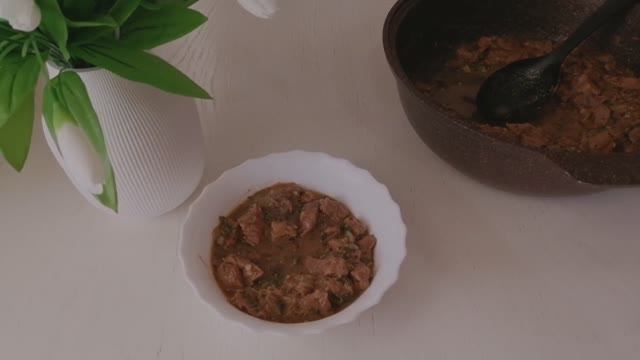 Подсмотрела в отпуске как готовят Чашушули. Настоящее чудо грузинской кухни, просто вкуснятина смотреть онлайн