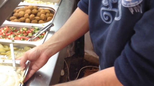 Old City Jerusalem Street Food - Falafel Sandwich смотреть онлайн